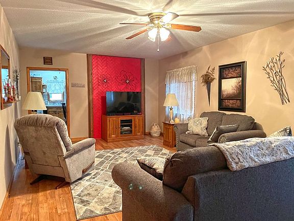 5th image of 502 E Washington Ave