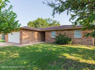 5018 Hillside Rd, Amarillo, TX 79109
