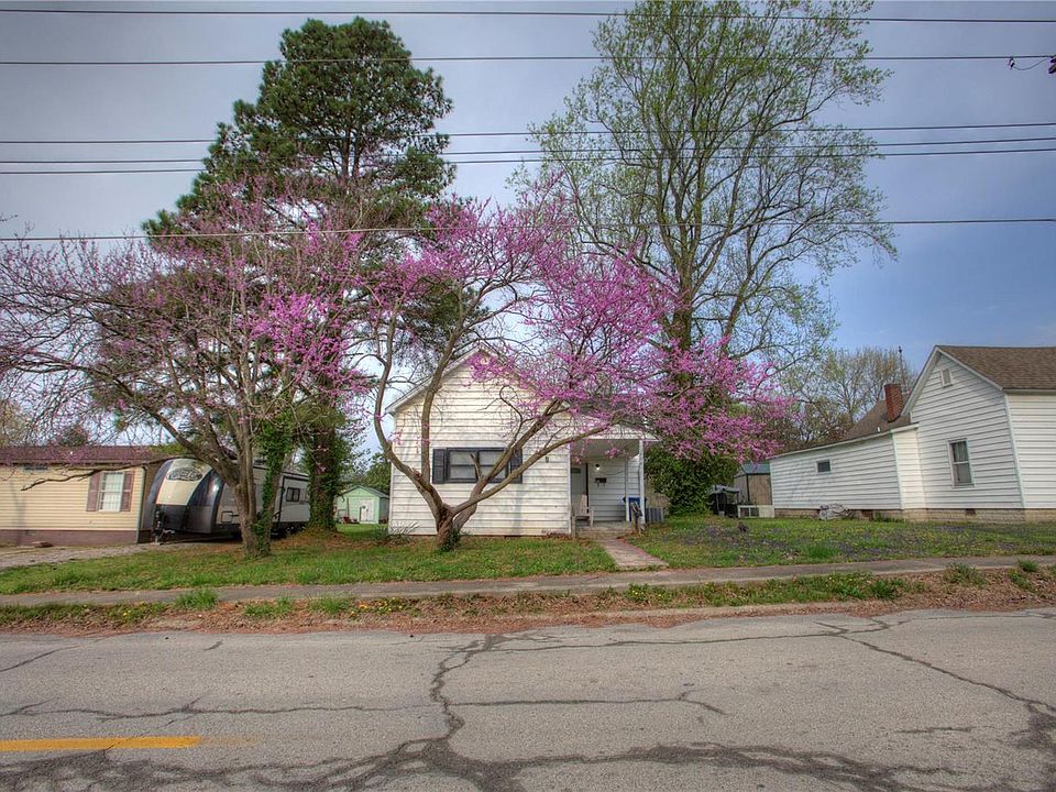 1st image of 604 Newton Ave