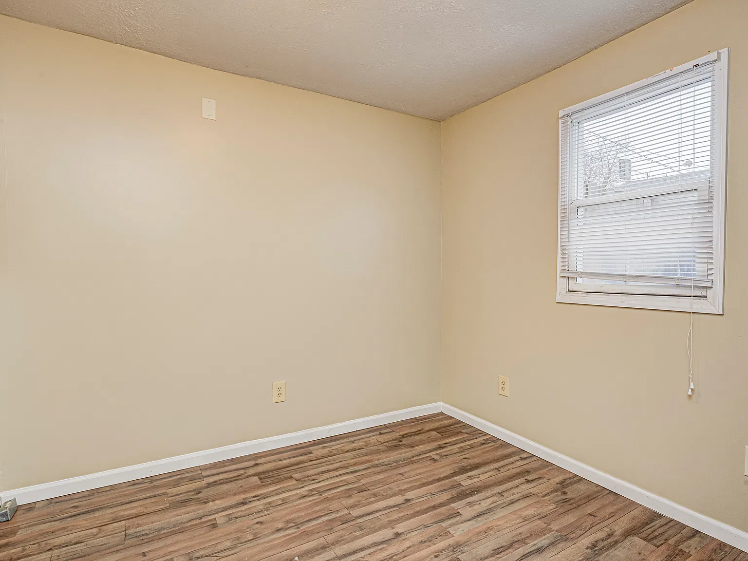 1 bed, 650 sqft, $700 — Photo 2