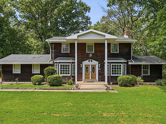 3rd image of 160 Phillips Ln