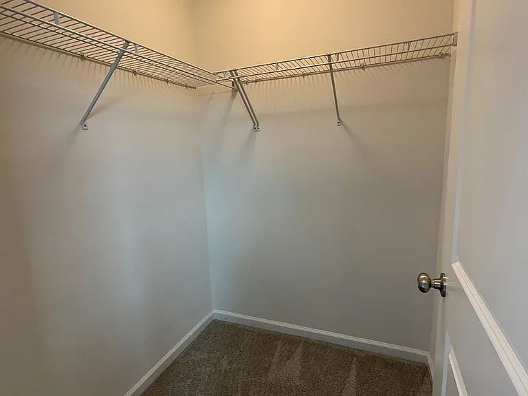 109 Redrock Ct — Photo 35