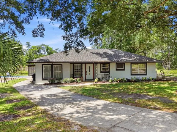 30151 Lynne Dr, Zephyrhills, FL 33543