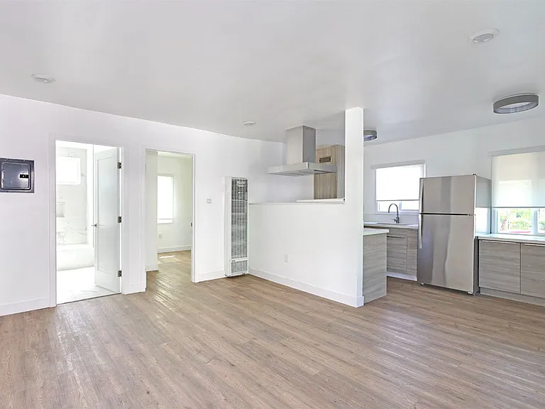 4233 Burns Ave — Photo 12
