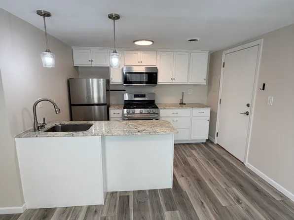 267 Branford Rd #203, North Branford, CT 06471