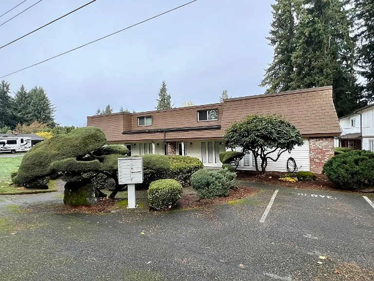 4508 6th Ave NE — Photo 2