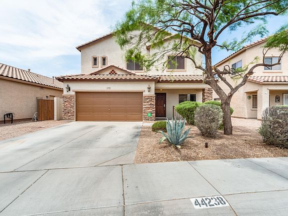 3rd image of 44238 W McCord Dr