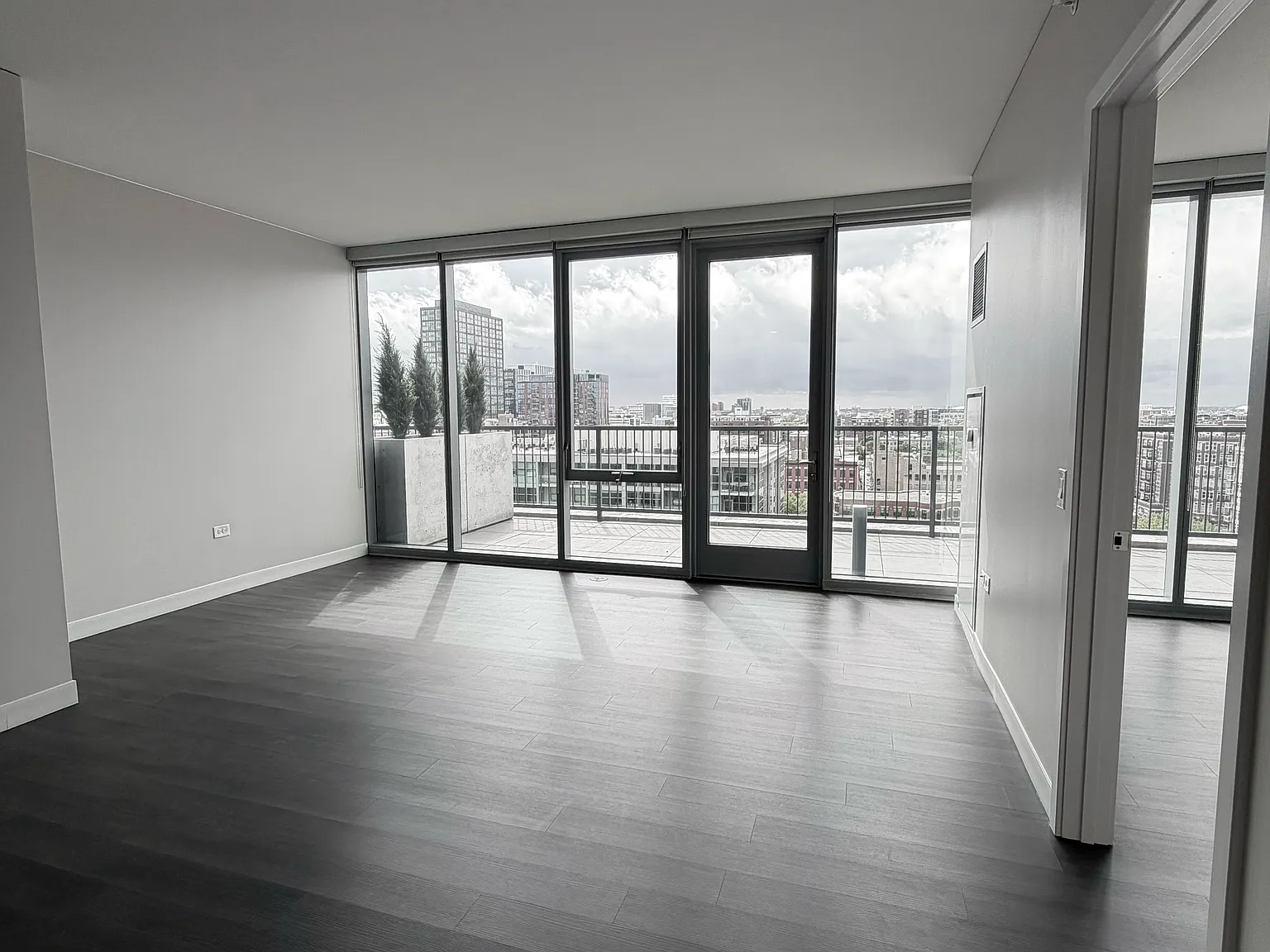 1 bed, 750 sqft, $3,195 — Photo 2