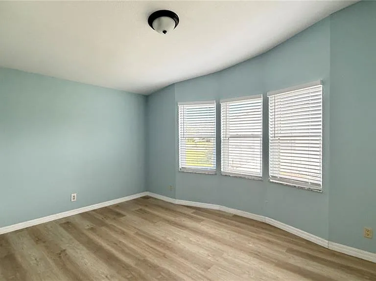 1831 Winchester Ct S — Photo 20