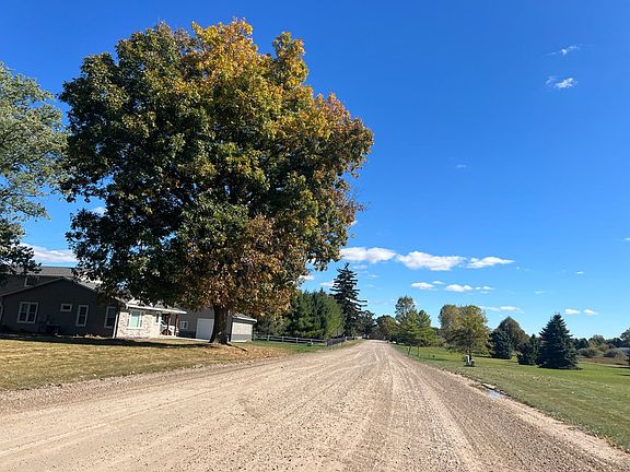 4th image of 11082 Blaine Rd