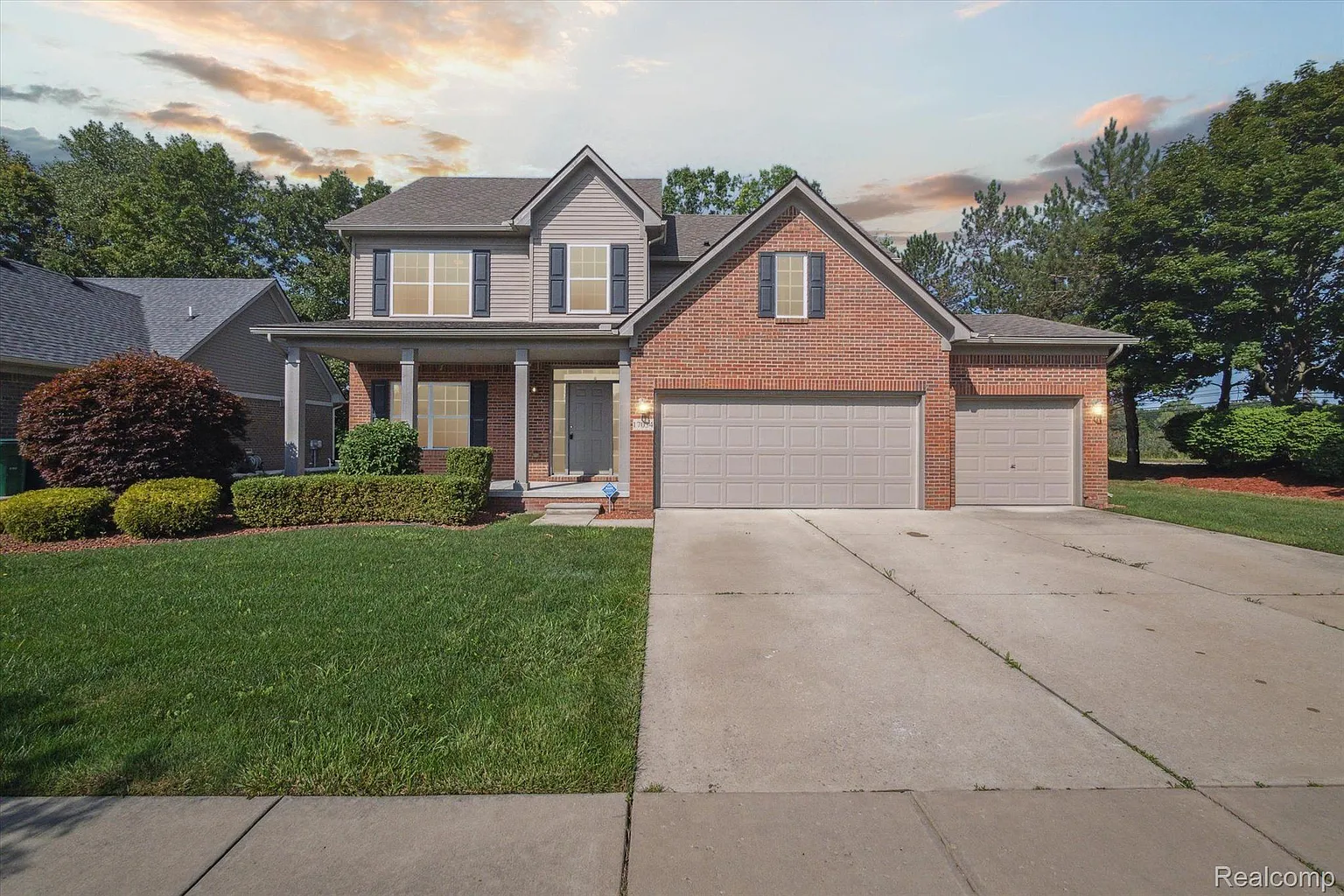 17034 Pennsylvania Heights Dr photo 1