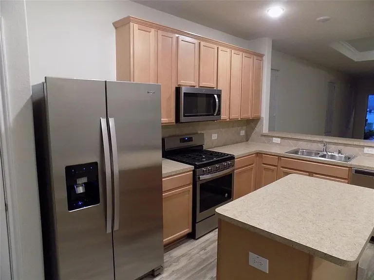 14635 Myrtle Point Dr — Photo 2
