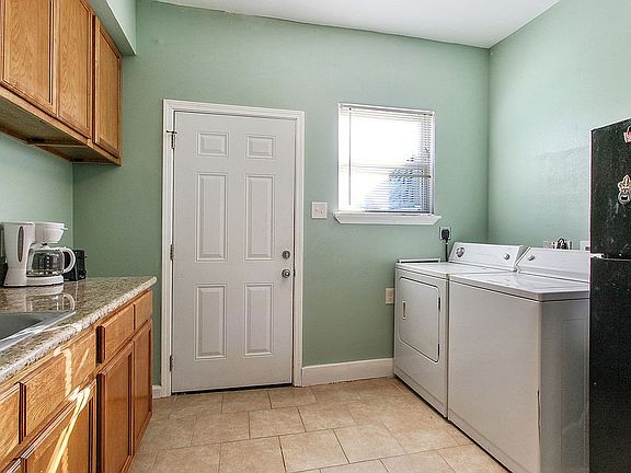 5th image of 8804-06 Apple St