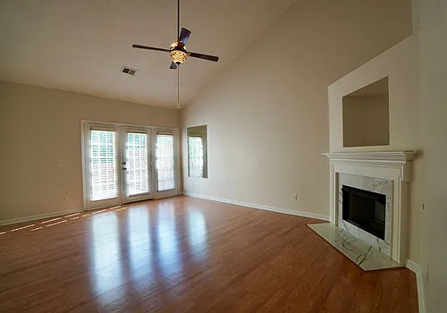 131 Lake Chateau Dr Photo 1