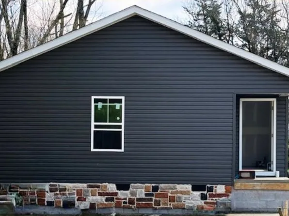 1208 Grundy St E, Tullahoma, TN 37388