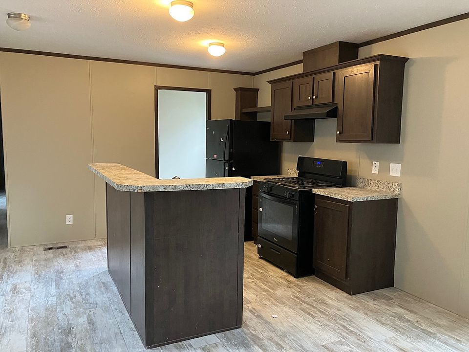 2nd image of 5913 W Maple
