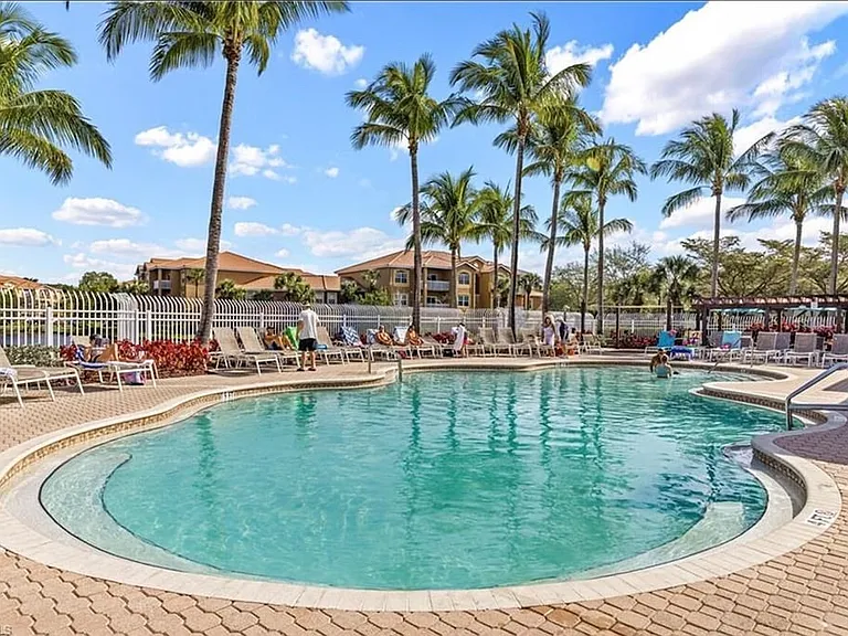 11400 Ocean Walk Ln #304 — Photo 9
