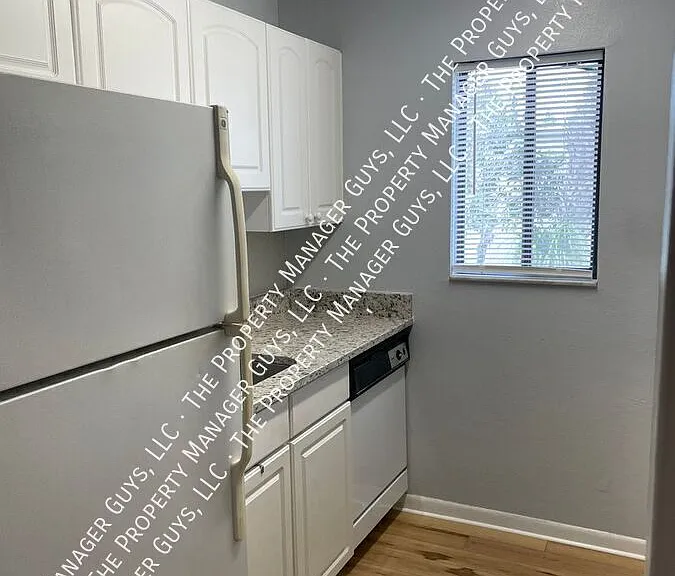 3284 S Semoran Blvd #21 — Photo 12