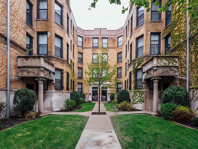 621016 S. Dorchester Ave. Apartment Rentals Chicago, IL
