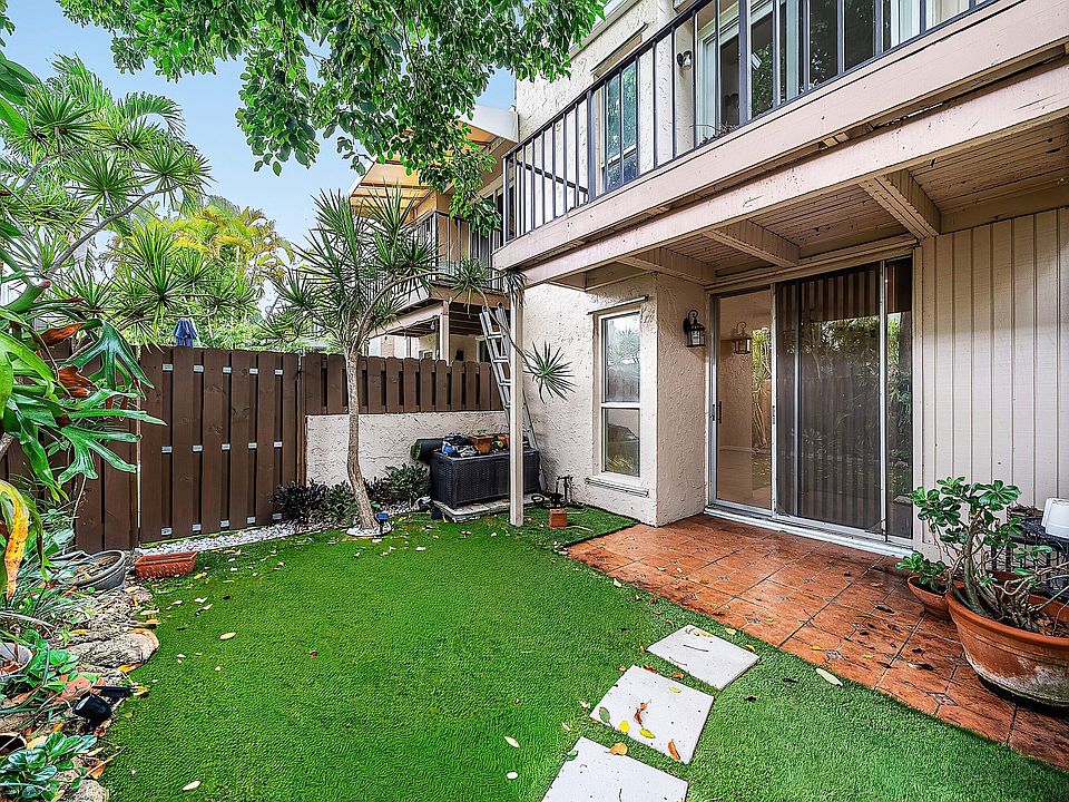 1st image of 682 Kensington Place
