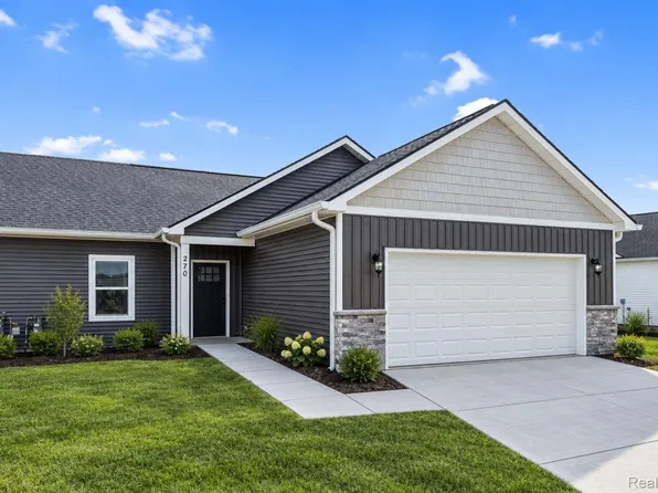 2295 Gilder Dr, Howell, MI 48843