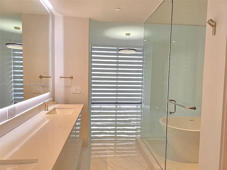 700 NE 24th St #3104 — Photo 35