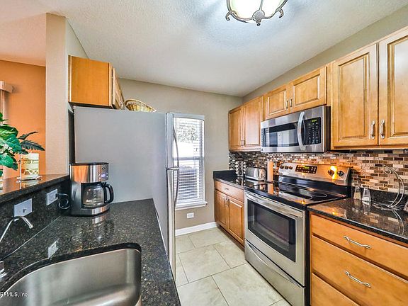4th image of 7082 Saint Ives Ct