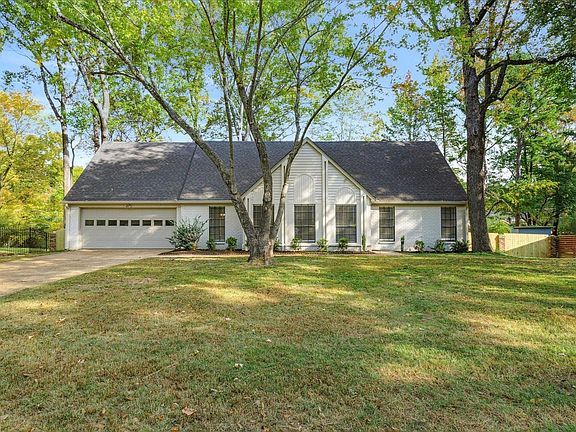 2nd image of 1514 Holly Hill Dr