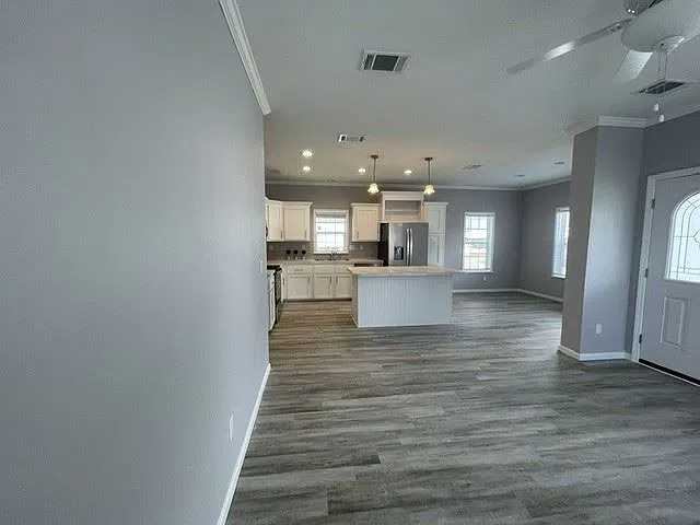 2 bed, 2.0 bath, 1356 sqft, $1,799 — Photo 3
