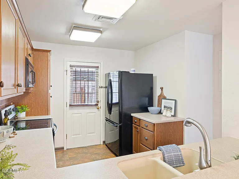 416 Doucet Rd #5F — Photo 17