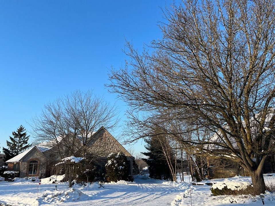 1st image of 8736 Stoney Creek Dr