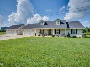 179 Lincoln Dr, Elizabethton, TN 37643