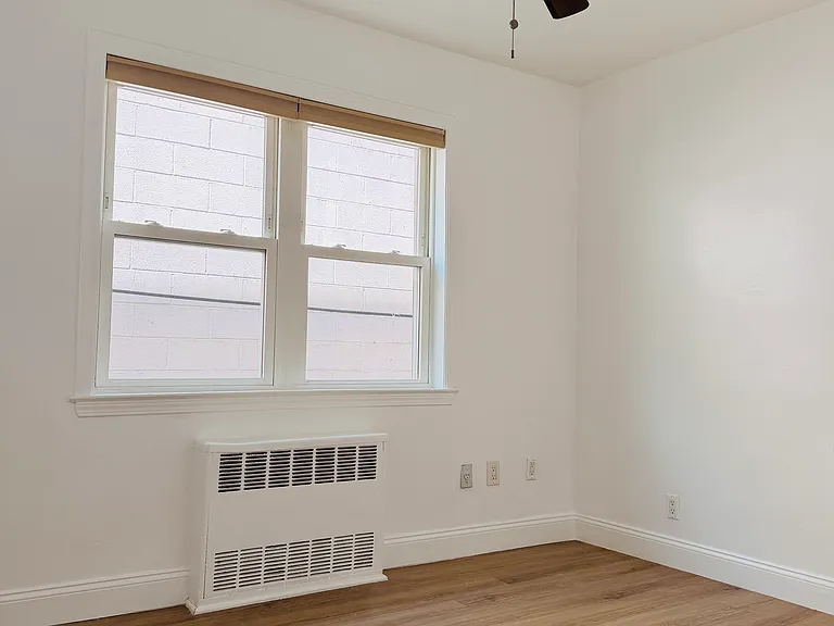 20-14 Utopia Pkwy #2 — Photo 7