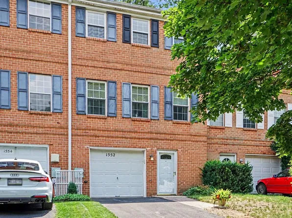 1552 S Coventry Ln, West Chester, PA 19382