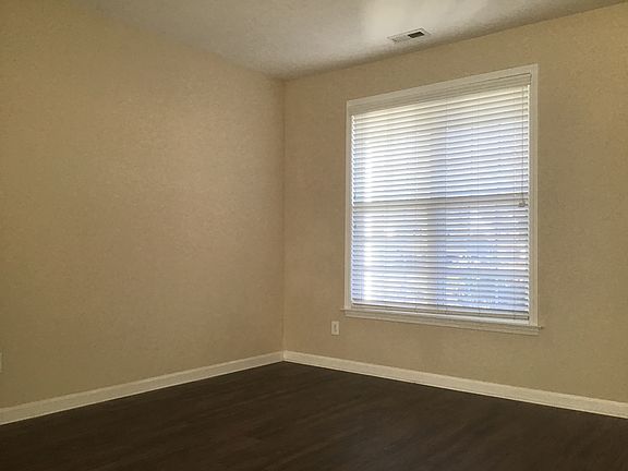 3rd image of 637 McCarthy Dr