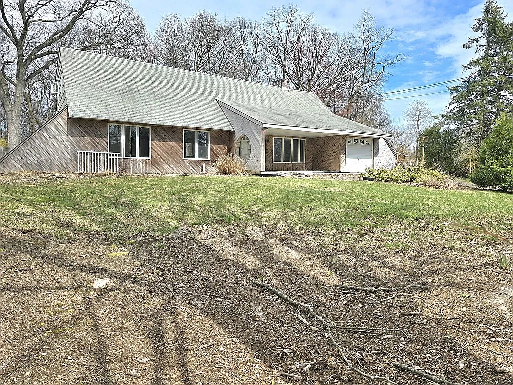 7 Berkshire Ct photo 1