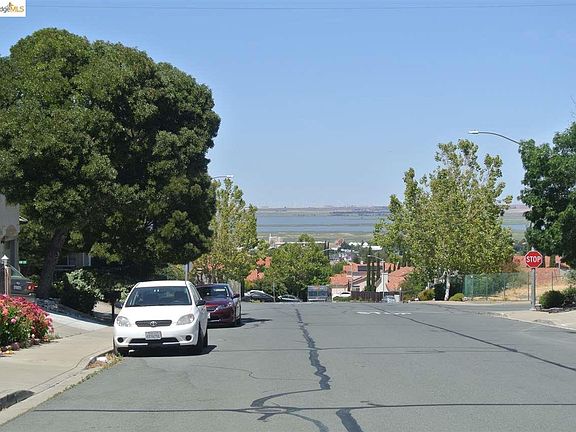 2nd image of 2311 Woodhill Dr