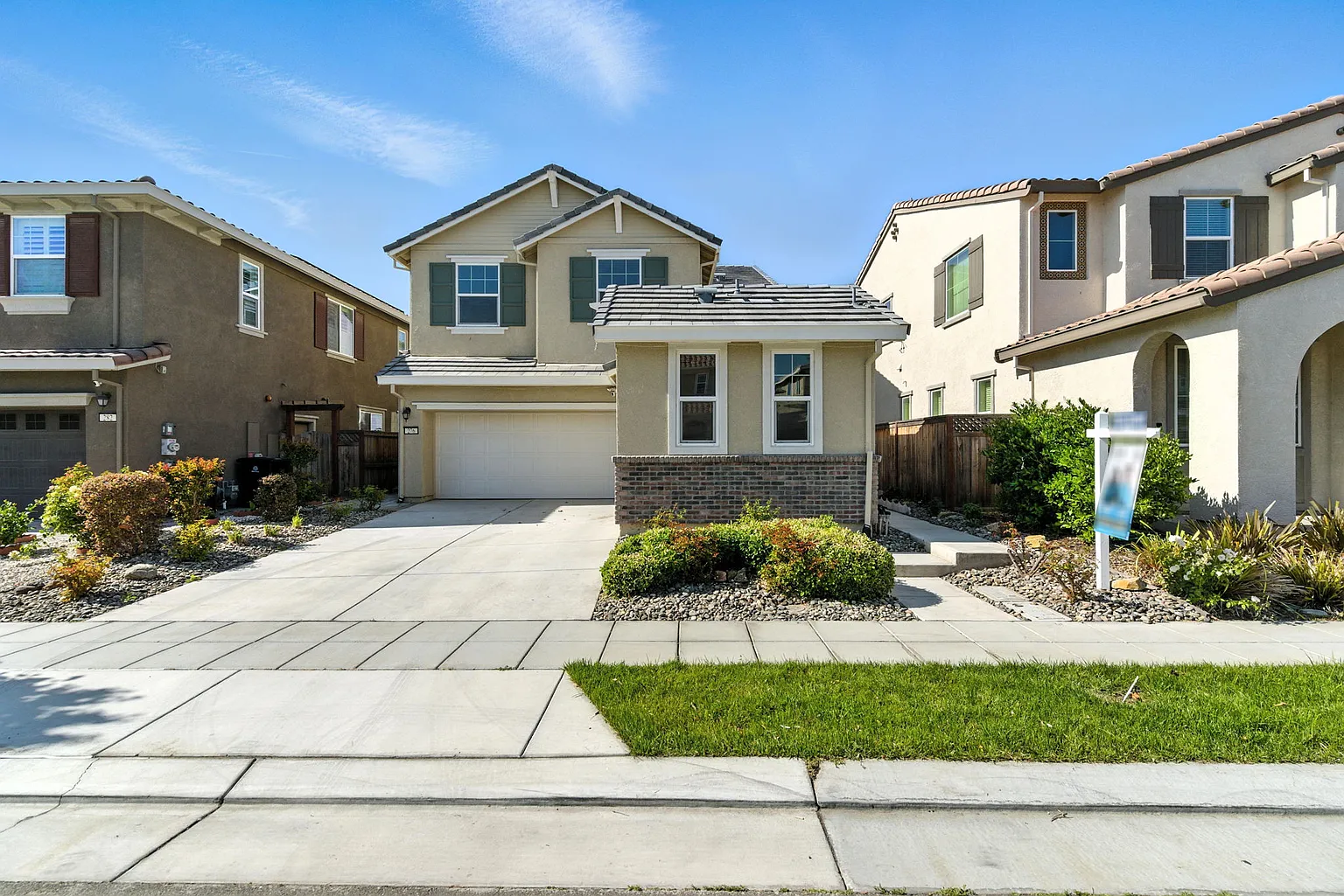 276 E Phelps Dr photo 1