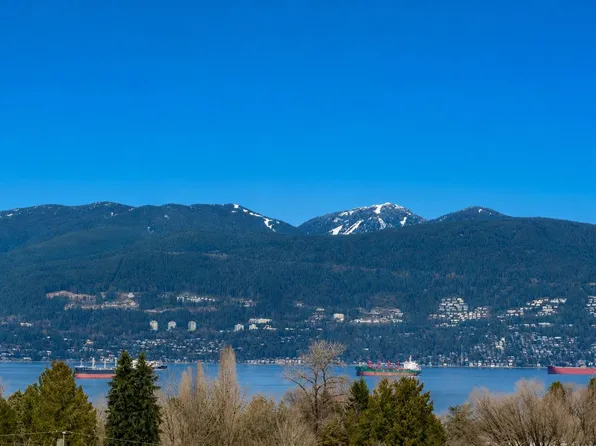 3955 Broadway W, Vancouver, BC V6R 2C2