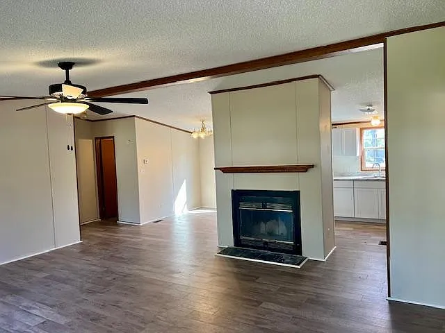 3 bed, 1456 sqft, $1,425 — Photo 2