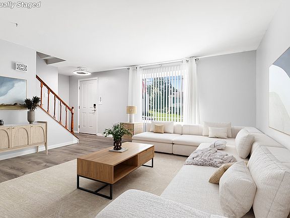 4th image of 4216 White Hawk Ct