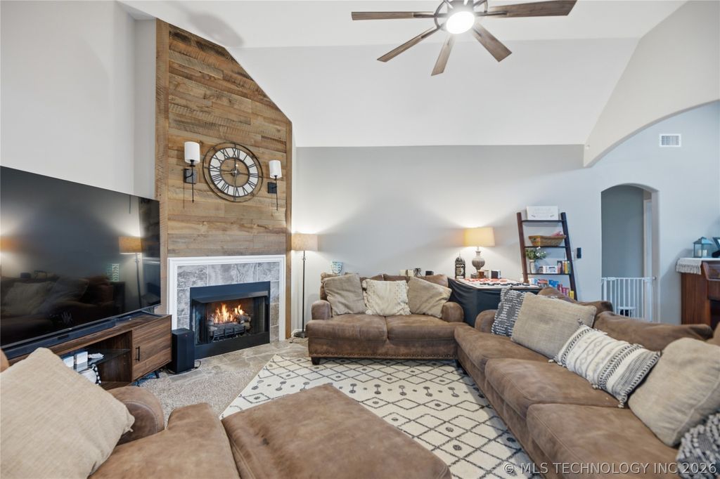 Apartment in Kiefer - View 5