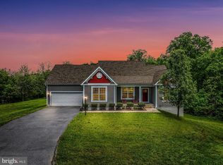 114 Willie Mayes Ct, Berkeley Springs, WV 25411