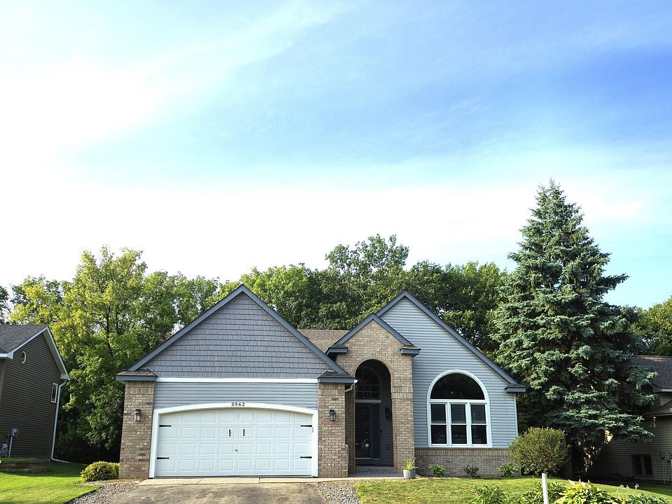 1st image of 5962 N Ridge Dr