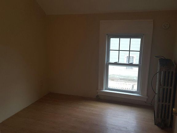 3rd image of 223 Maryland St #2