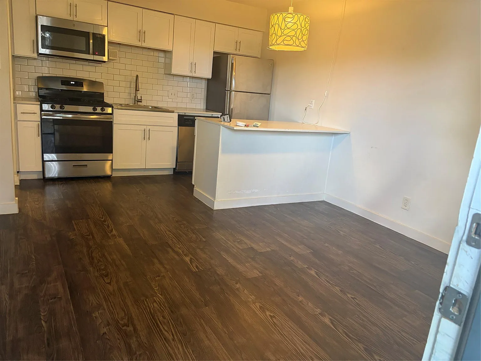 1 bed, 1.0 bath, 603 sqft, $1,250 — Photo 3