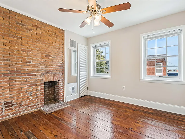 1253 William St — Photo 27