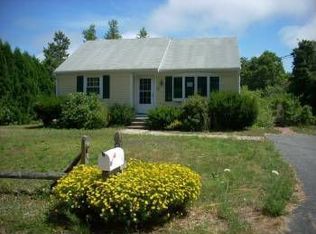 8 Lauries Ln, Marstons Mills, MA 02648