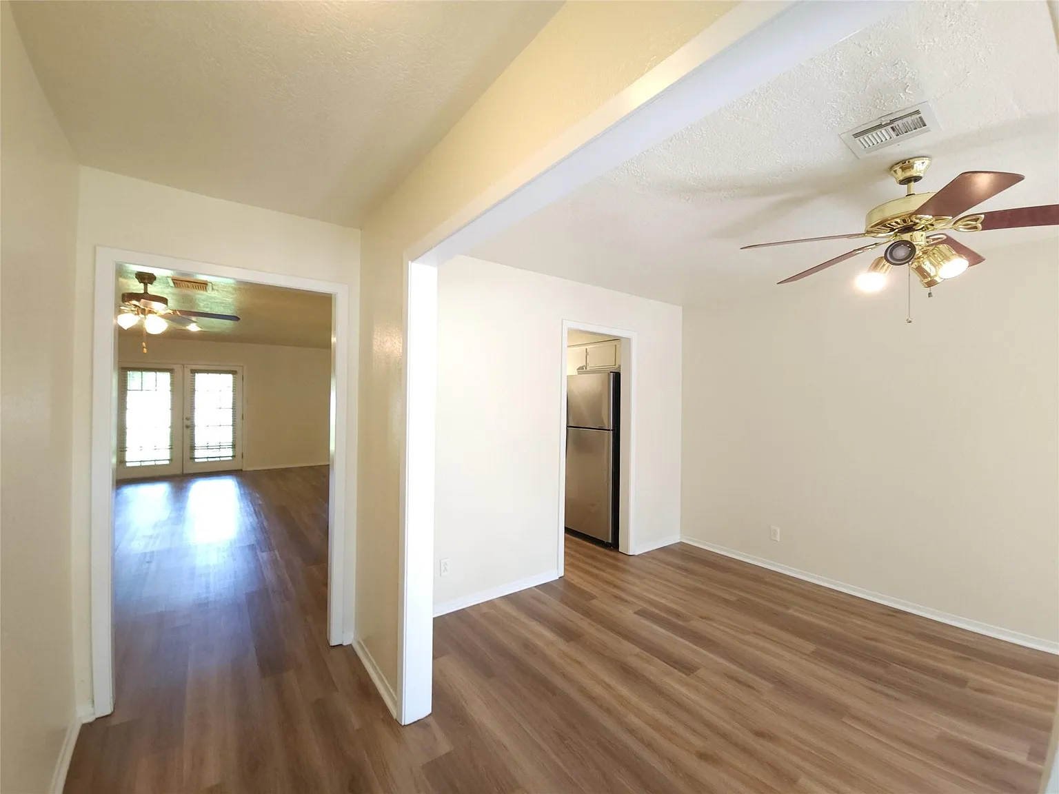 3 bed, 2.0 bath, 1536 sqft, $1,650 — Photo 2