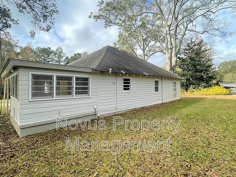 586 McKenzie Bridge Rd — Photo 3